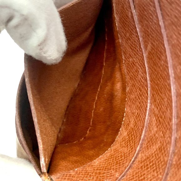 LOUIS VUITTON Vintage Monogram Long Wallet - Picture 9 of 10